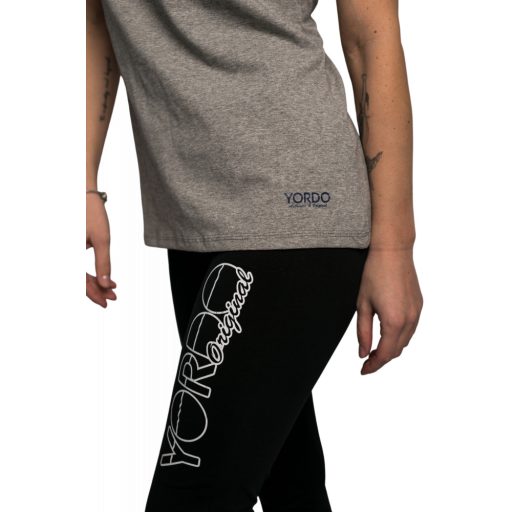 Rövidujjú póló szürke, sötétkék grafikával