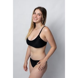 Bikini beach alsó, Fekete